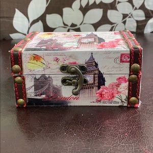 NWOT London-Themed Jewelry Box